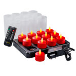 Set van 12 waterdichte oplaadbare LED-kaarsjes in rood met afstandsbediening en timerfunctie. Inclusief zwart oplaadstation, adapter en 12 matte kaarshouders.