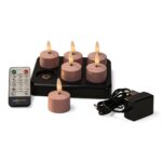 De Led waxinelichtjes roze oplaadbare set bevat 6 roze oplaadbare theelichtjes met een brandtijd tot 400 uur, een zwarte oplaadbasis, afstandsbediening en voedingsadapter.